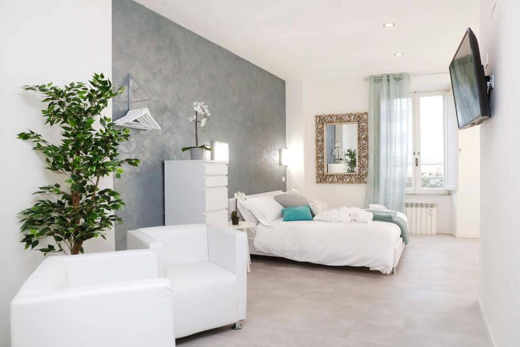 White Panoramic Jacuzzi Suite Trastevere - Top Collection Řím Exteriér fotografie